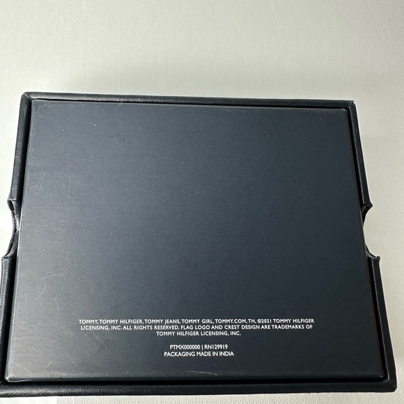 NEW TOMMY HILFIGER MENS RANGER BIFOLD LEATHER PASSCASE ID BILLFOLD WALLET Black - Picture 9 of 11